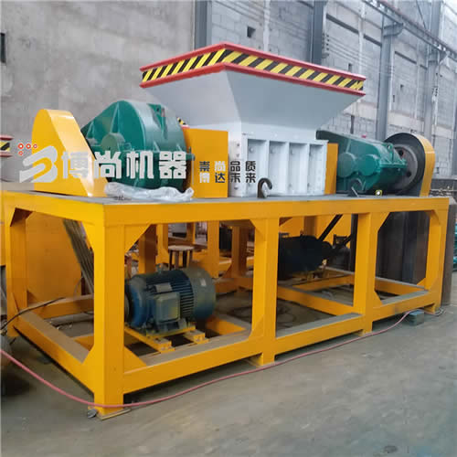 樹根撕碎機
